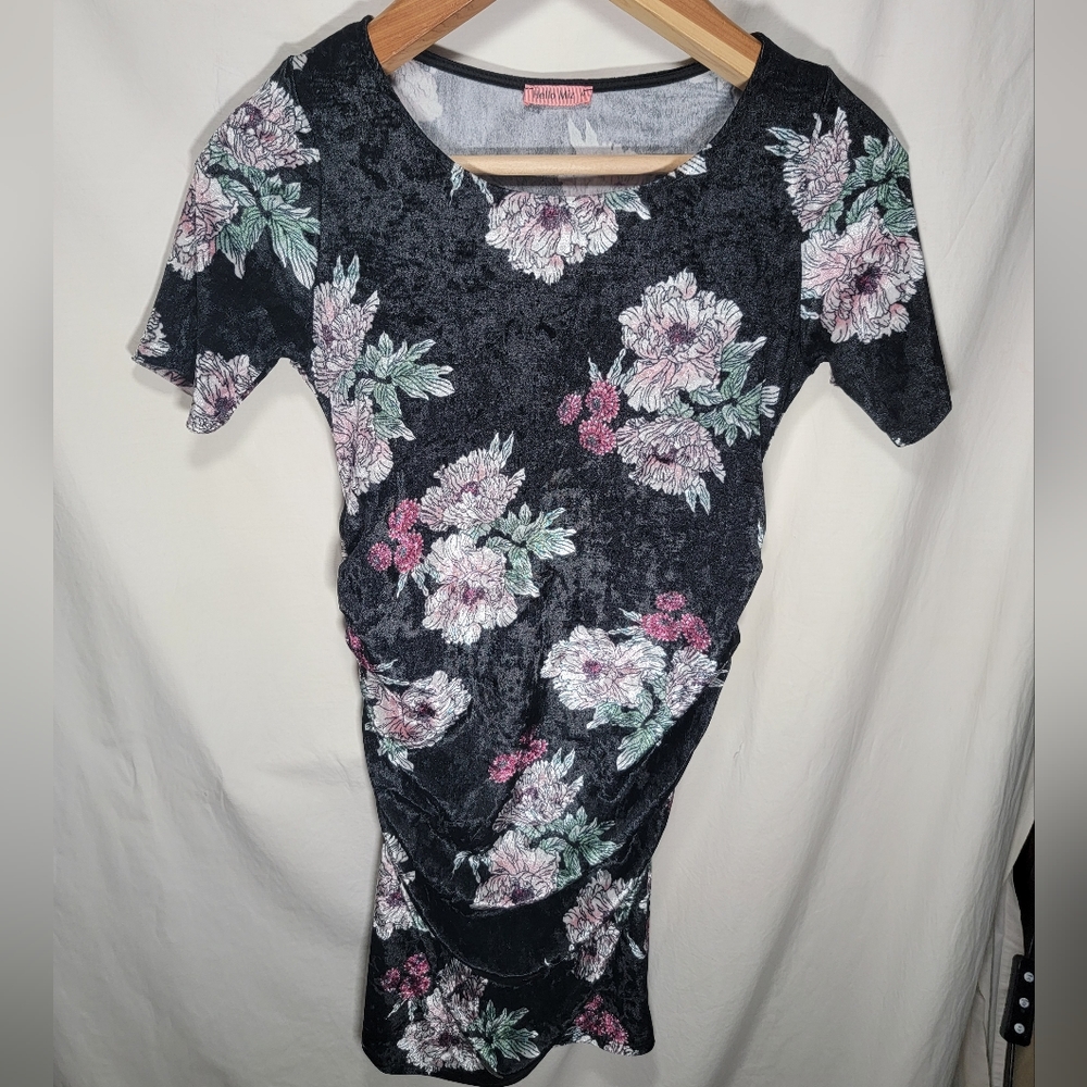 Velvet floral Hello Miz Medium fitted dress in excellent condition